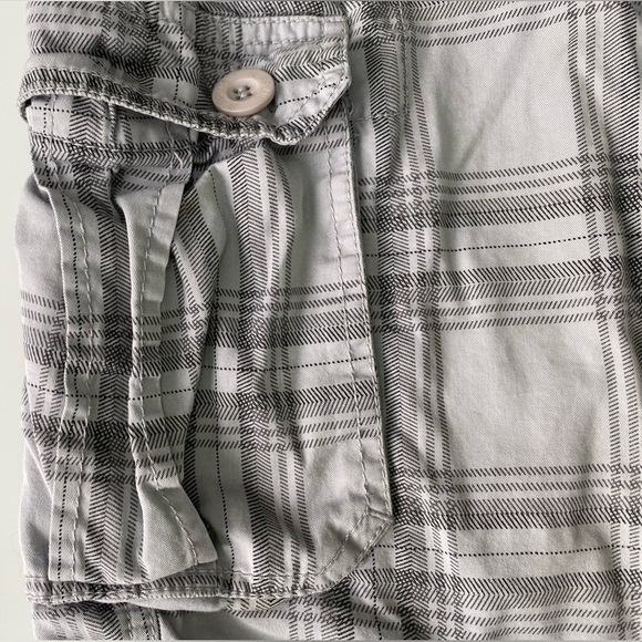 Plaid Cargo Shorts Grey Casual Classic Timeless Shorts - Size 34 - Picture 4 of 7